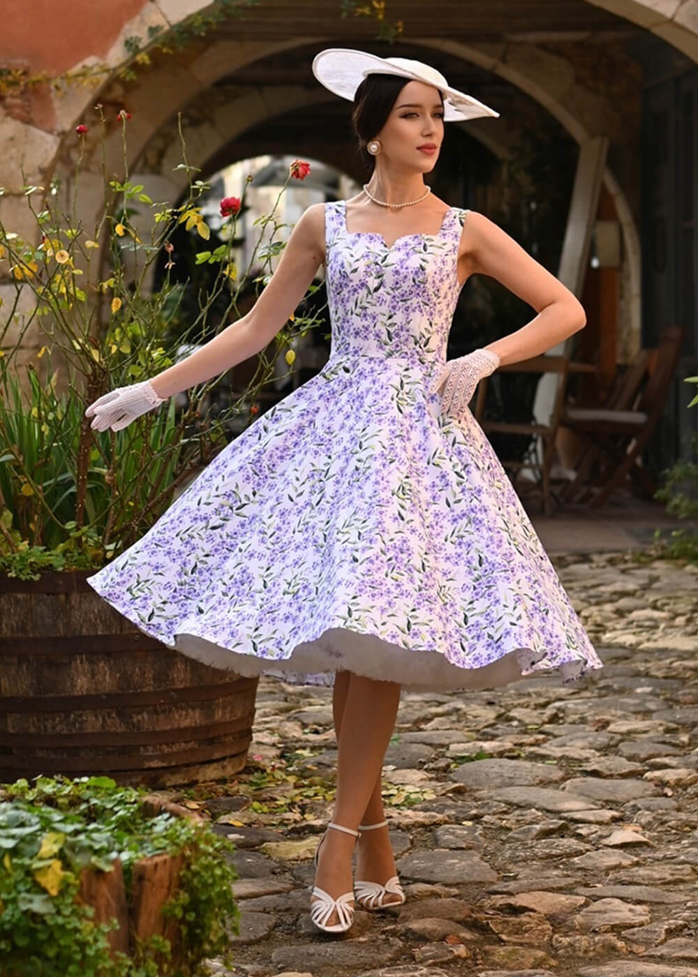 Hearts & Roses Lilac Meadow 50's Swing Dress White